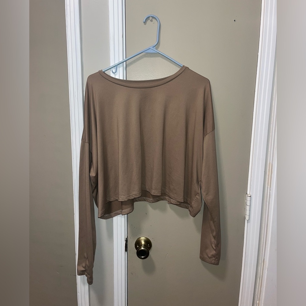 Elegant Brown Long Sleeve Crop Top - Picture 2 of 6